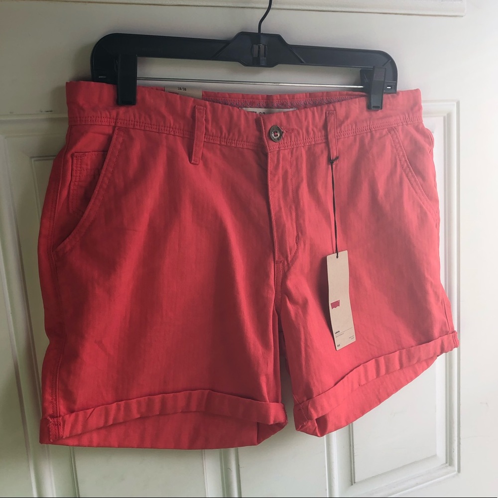 Levi’s Cropped Vintage Style Shorts